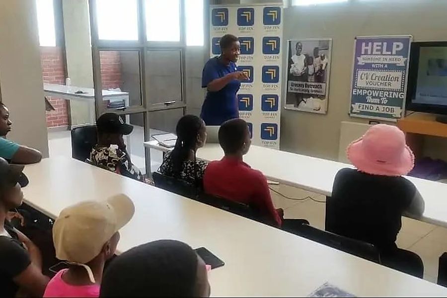 A Skill2Income Lab training session in progress